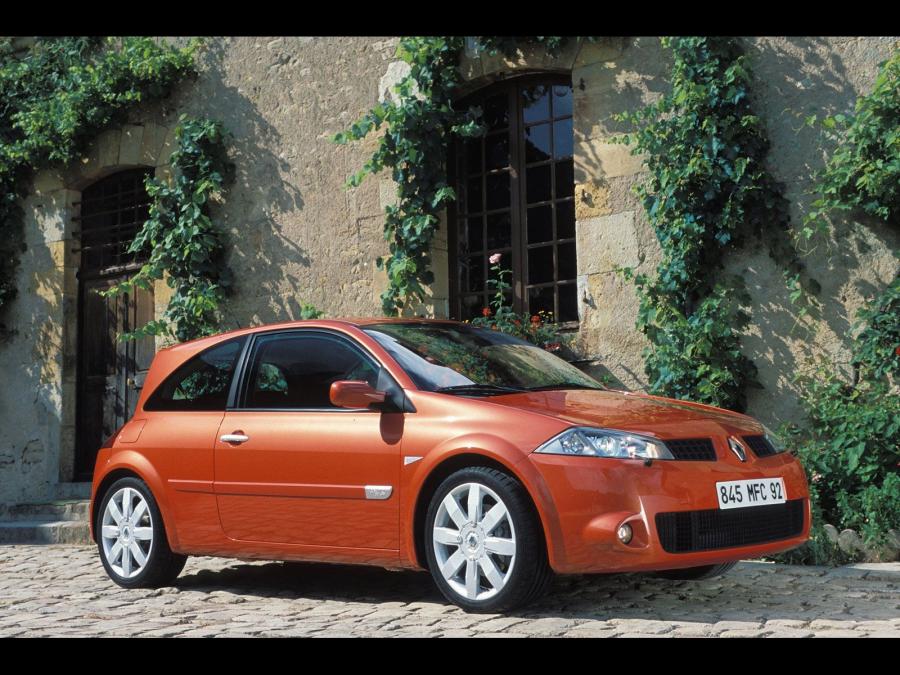  Renault Megane RS 2004 года  (фото 28 из 34)